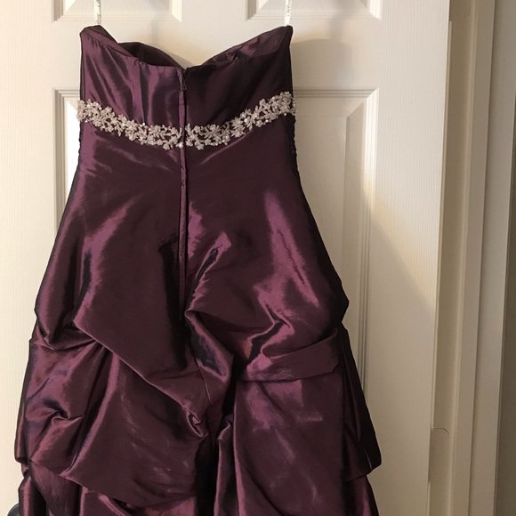Formal dress - Picture 5 of 7